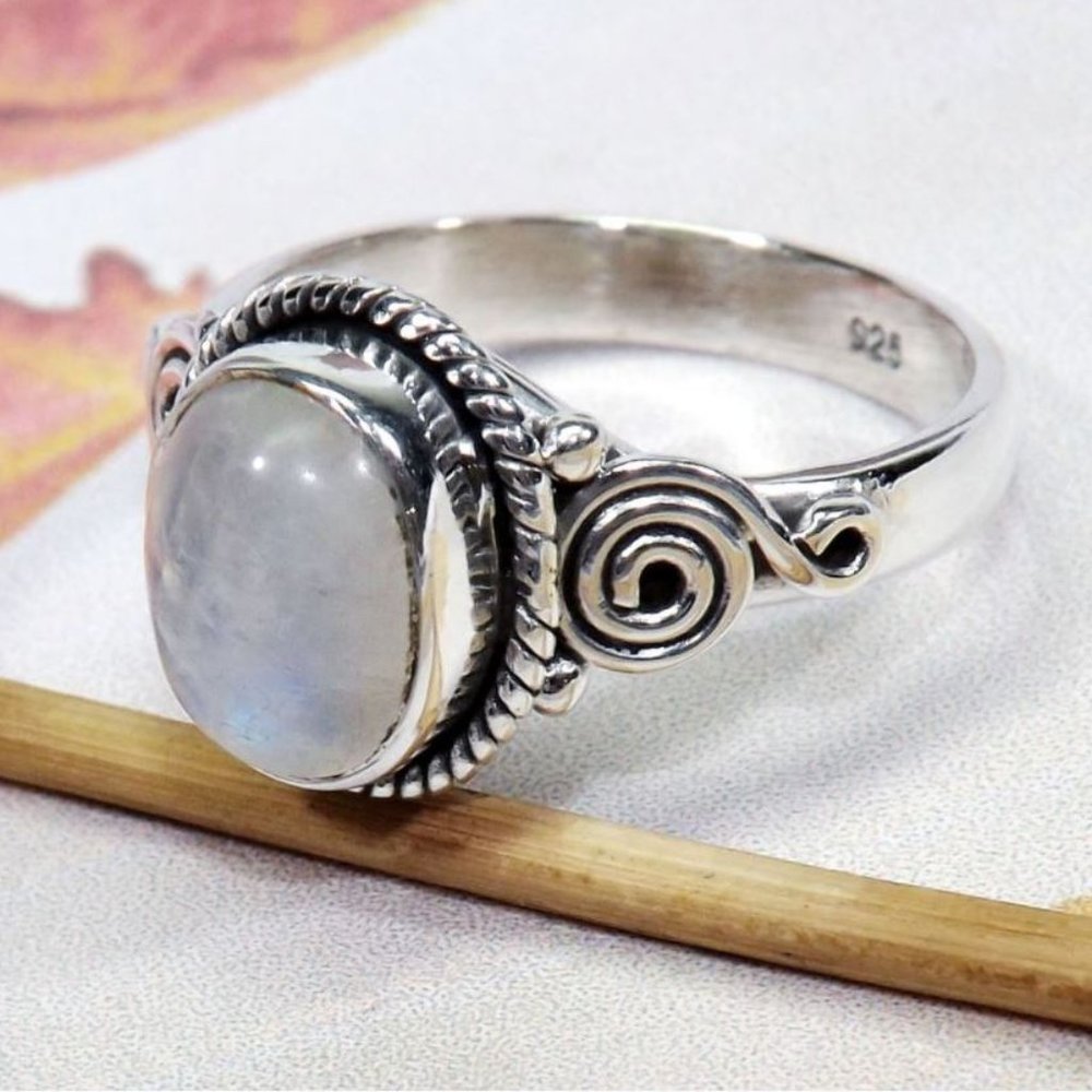 Sterling Silver Rainbow Moonstone Design Ring